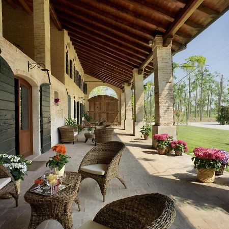 مبيت وإفطار Campo San Martino Tenuta Le Risare المظهر الخارجي الصورة